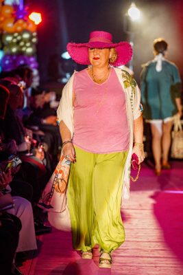 COMPLET! Défilé des commerçants - 2